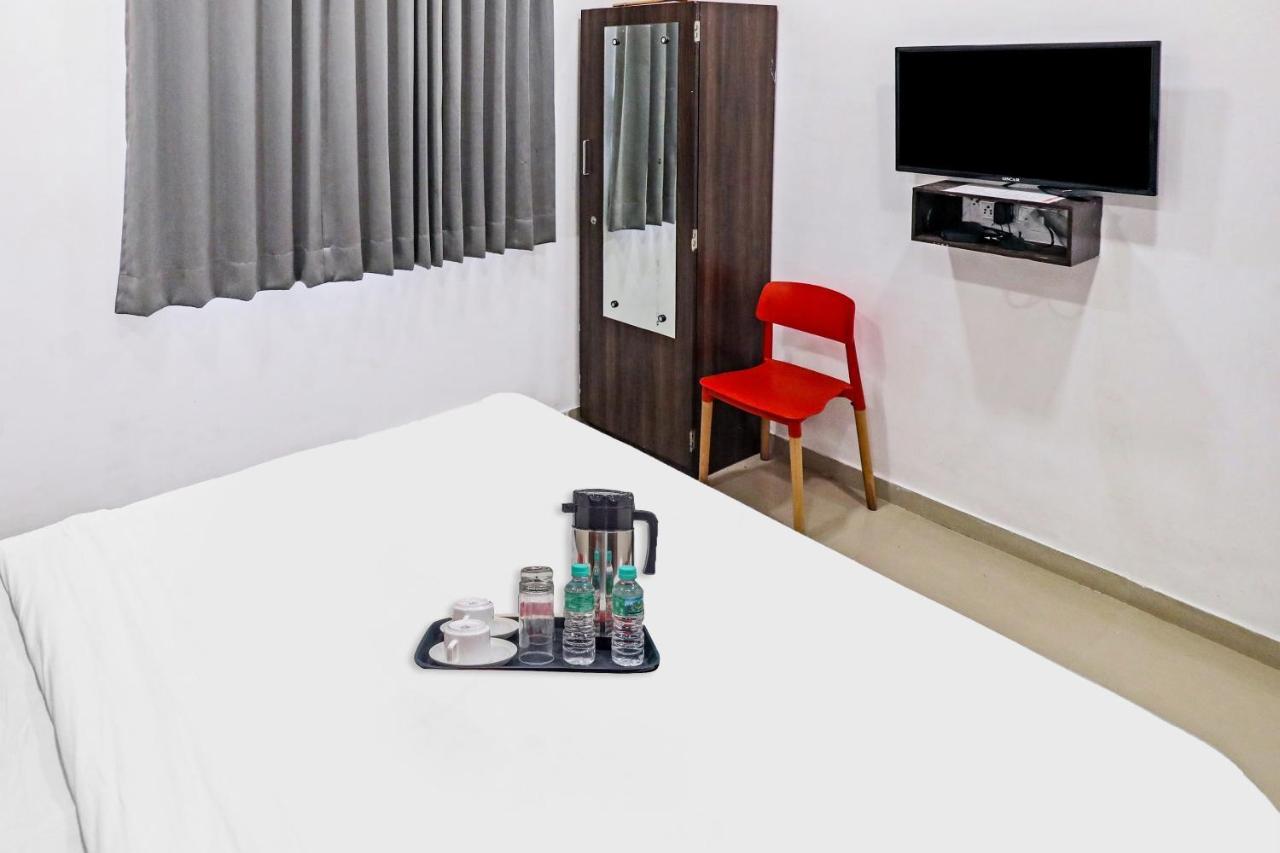 Hotel Gokul Solitaire, Surat Bhatha Екстер'єр фото