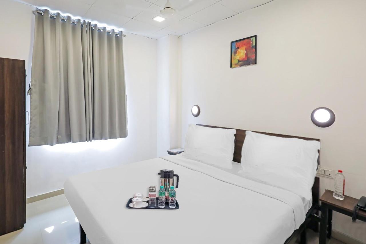 Hotel Gokul Solitaire, Surat Bhatha Екстер'єр фото