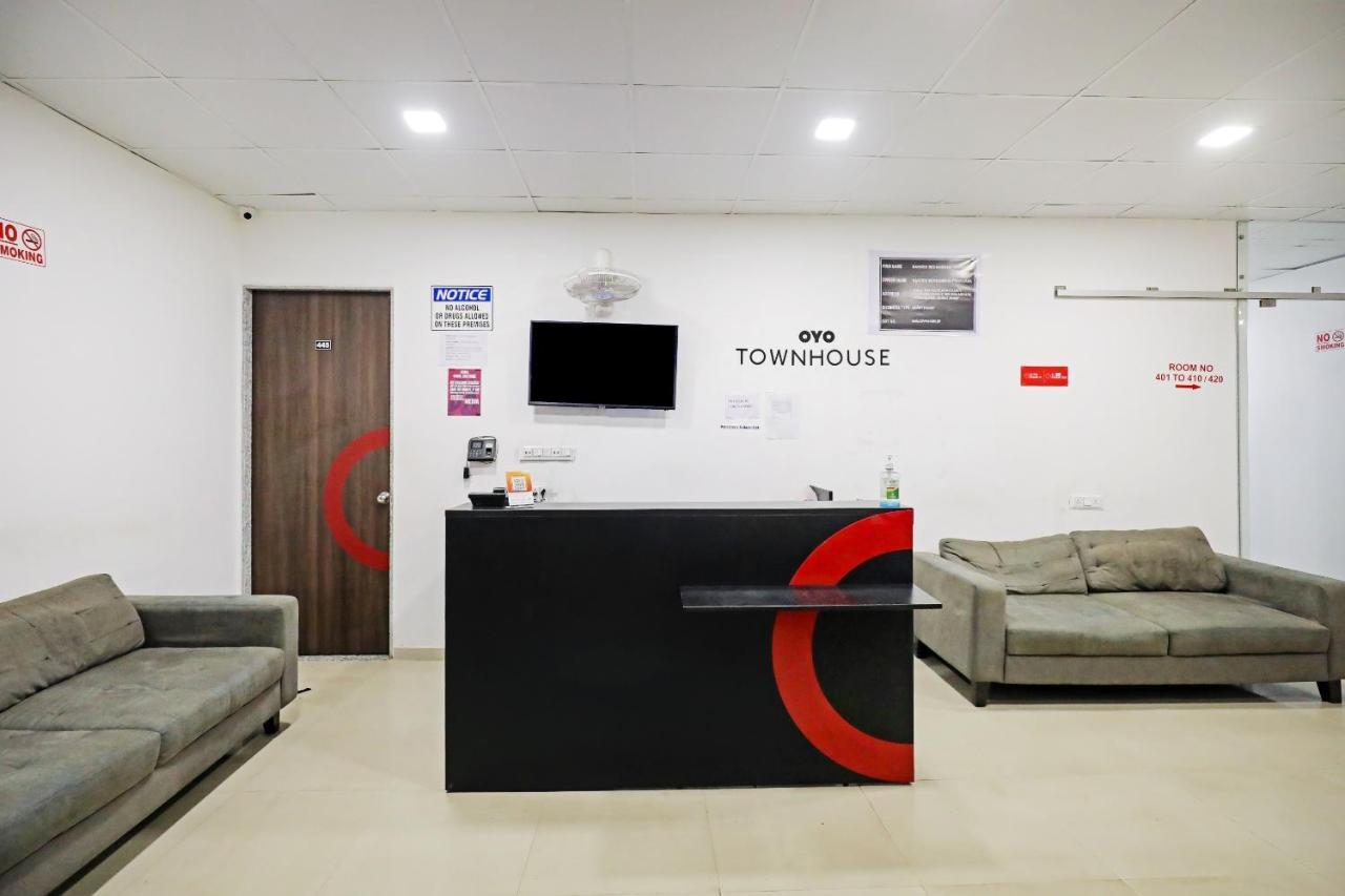 Hotel Gokul Solitaire, Surat Bhatha Екстер'єр фото