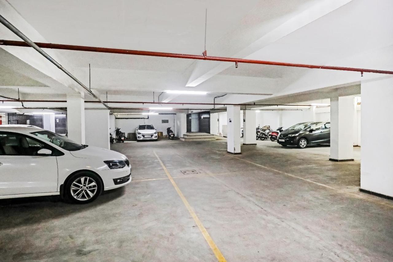 Hotel Gokul Solitaire, Surat Bhatha Екстер'єр фото