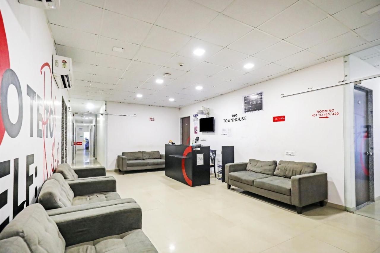 Hotel Gokul Solitaire, Surat Bhatha Екстер'єр фото