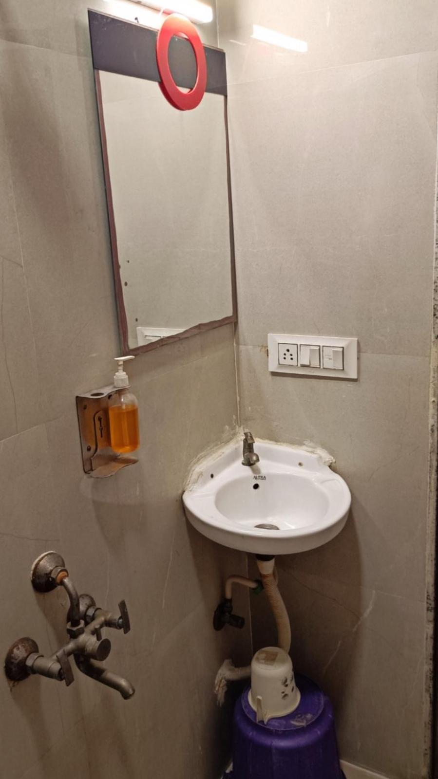 Hotel Gokul Solitaire, Surat Bhatha Екстер'єр фото
