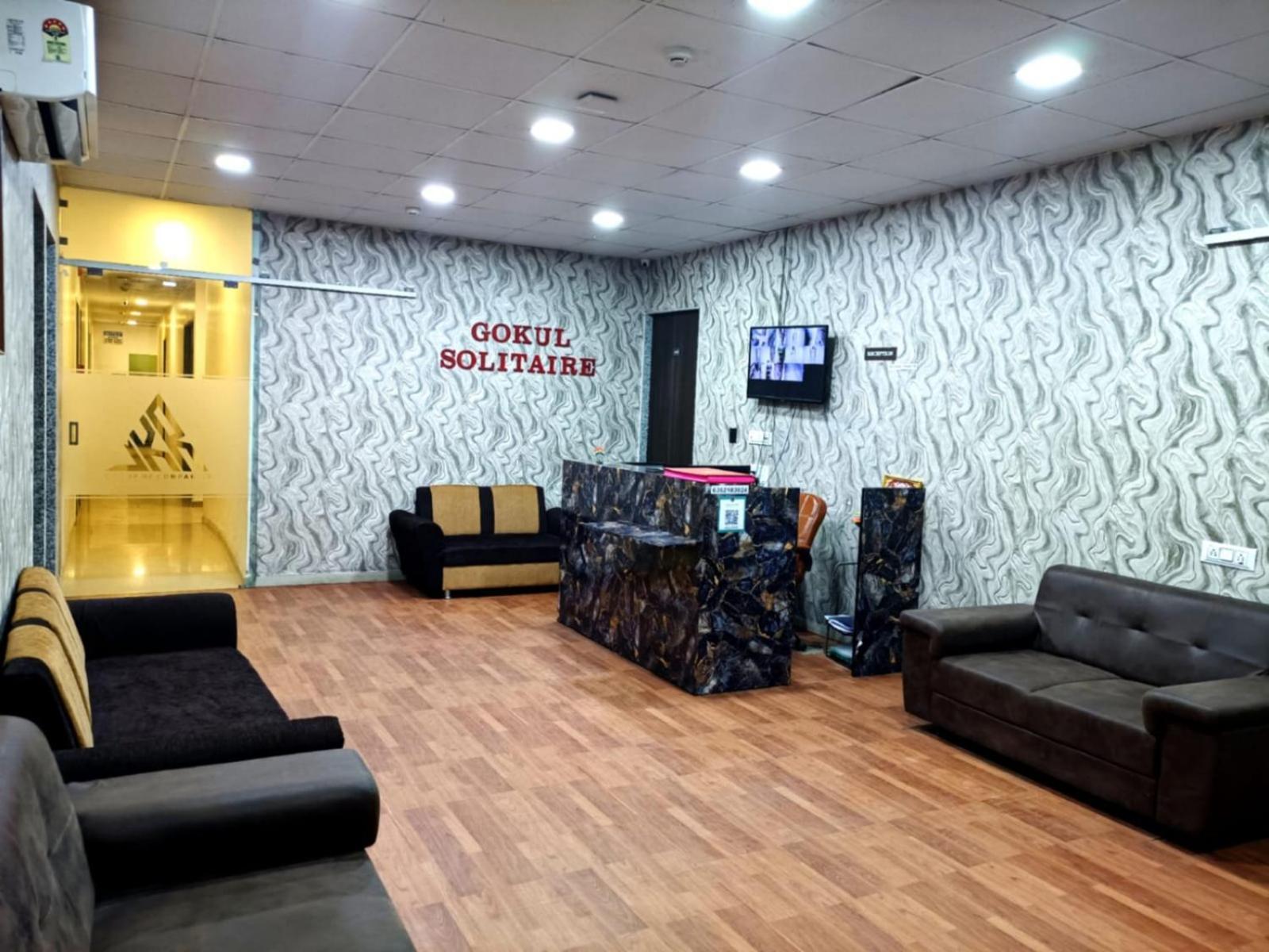 Hotel Gokul Solitaire, Surat Bhatha Екстер'єр фото